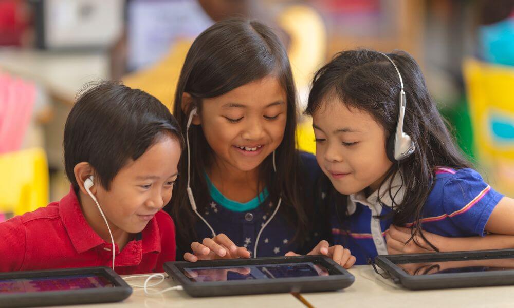 How does technology affect the brain negatively